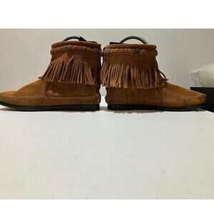 Minnetonka Brown Suede Fringe Back Zip Ankle Bootie Moccasin Shoes Size 7
